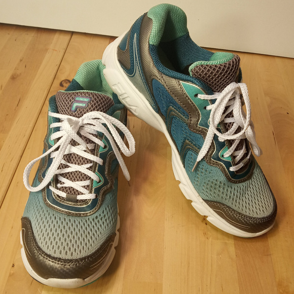 Fila Stellaray Sneakers Women's 7.5 *Youth 5.5 Fila Stellaray Sneakers Women's 7.5 *Youth 5.5